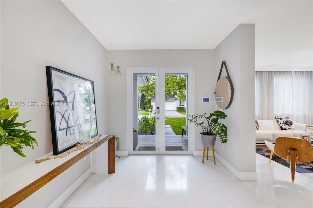 En Venta: $3,198,000 (5 camas, 4 baños, 3726 Pies cuadrados)