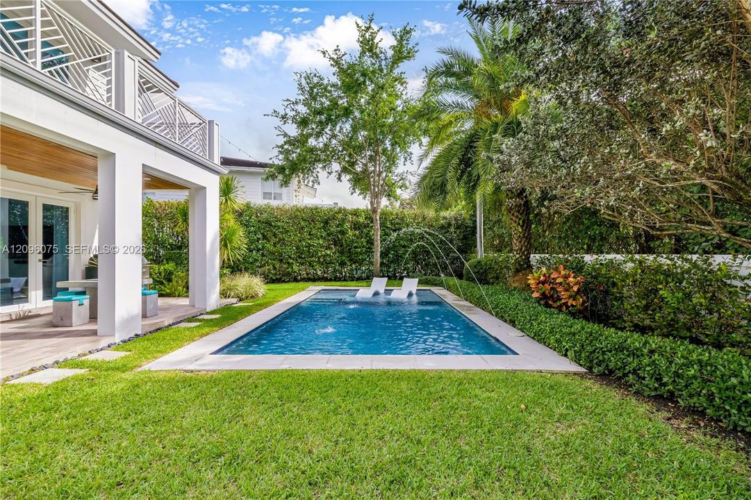 En Venta: $3,198,000 (5 camas, 4 baños, 3726 Pies cuadrados)