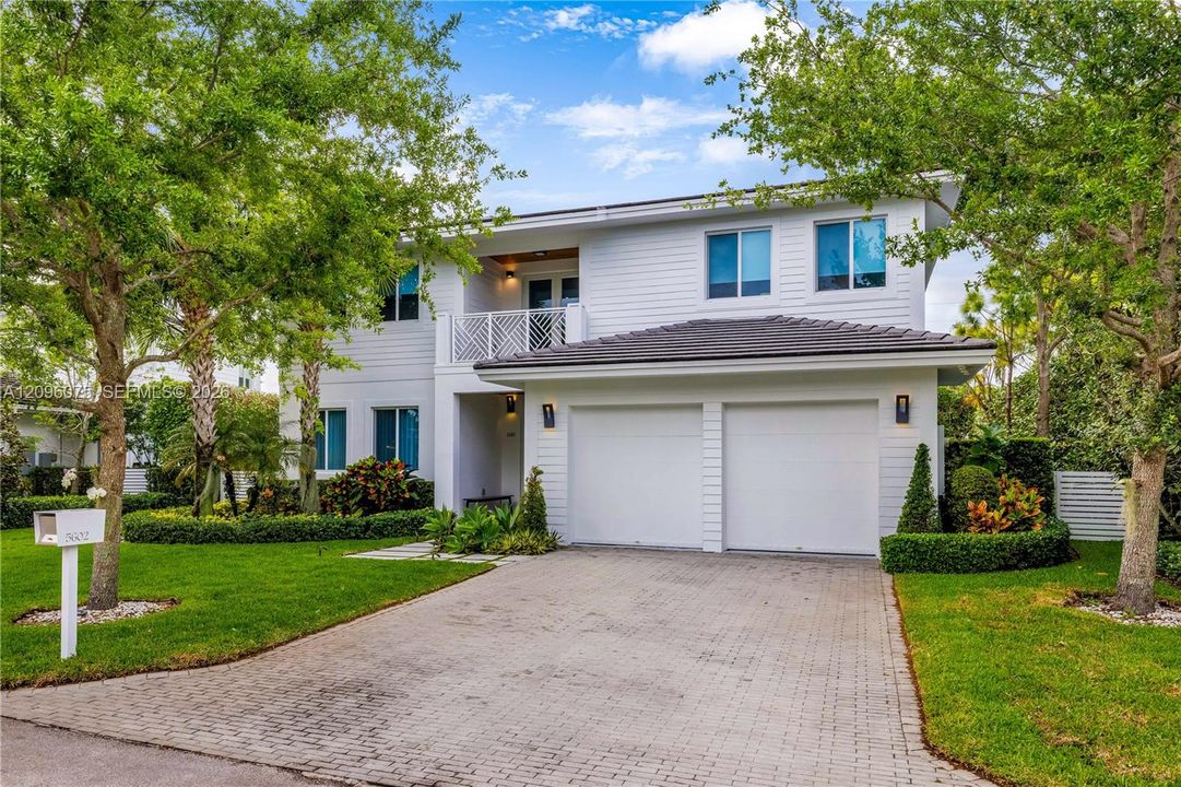 En Venta: $3,198,000 (5 camas, 4 baños, 3726 Pies cuadrados)