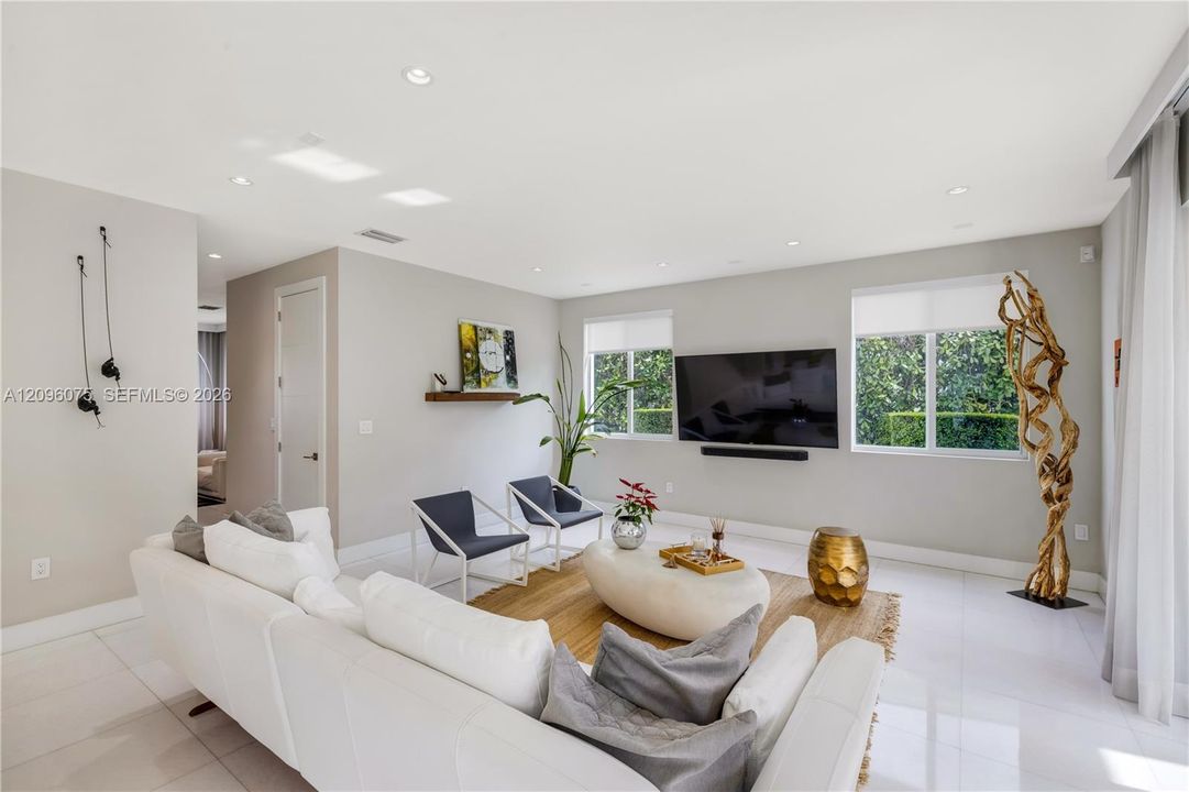 En Venta: $3,198,000 (5 camas, 4 baños, 3726 Pies cuadrados)
