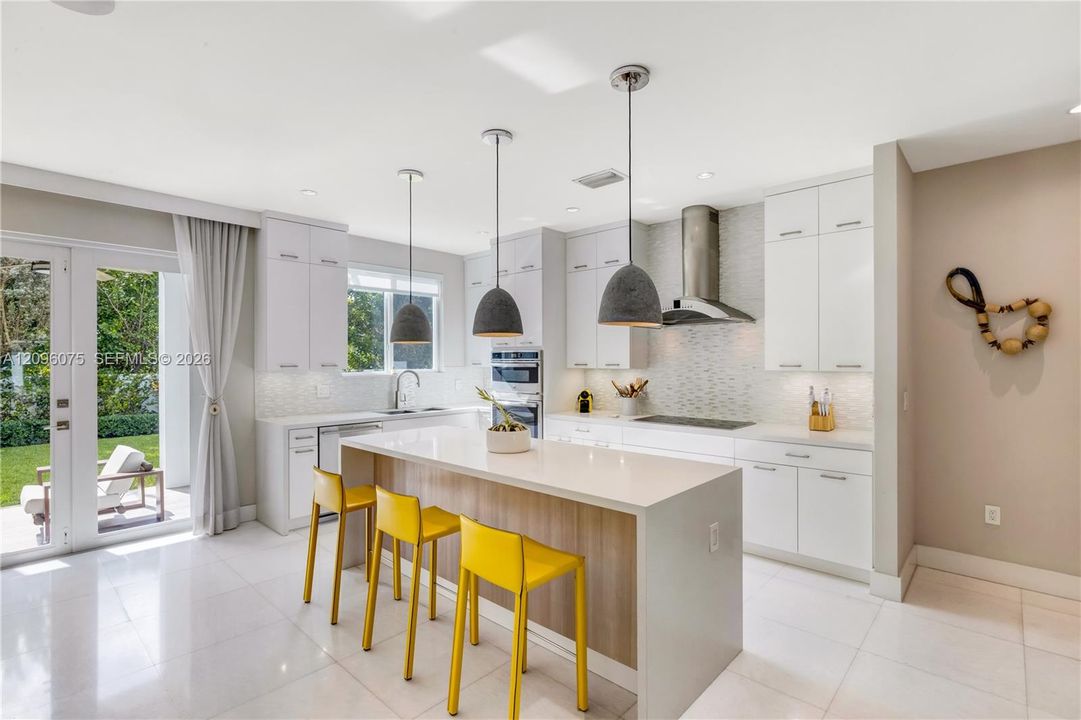 En Venta: $3,198,000 (5 camas, 4 baños, 3726 Pies cuadrados)