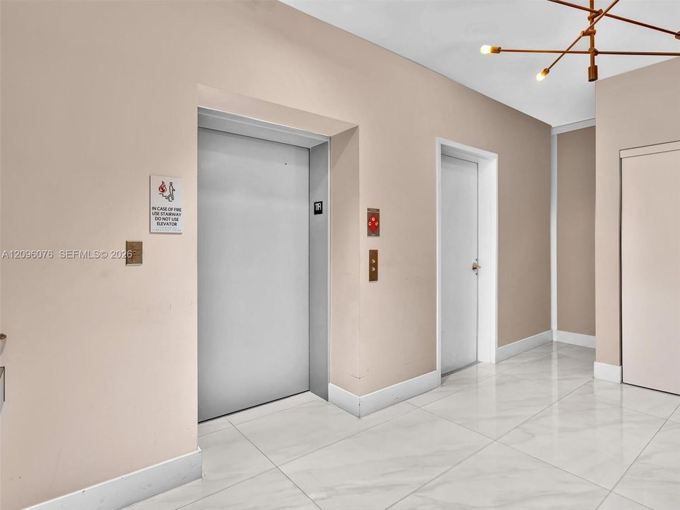 For Sale: $875,000 (3 beds, 3 baths, 1556 Square Feet)