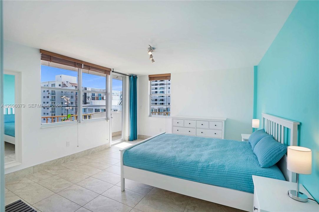 For Sale: $410,000 (1 beds, 1 baths, 845 Square Feet)