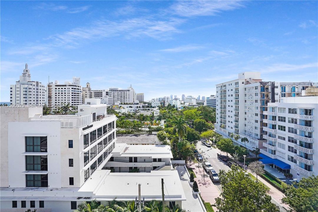 For Sale: $410,000 (1 beds, 1 baths, 845 Square Feet)