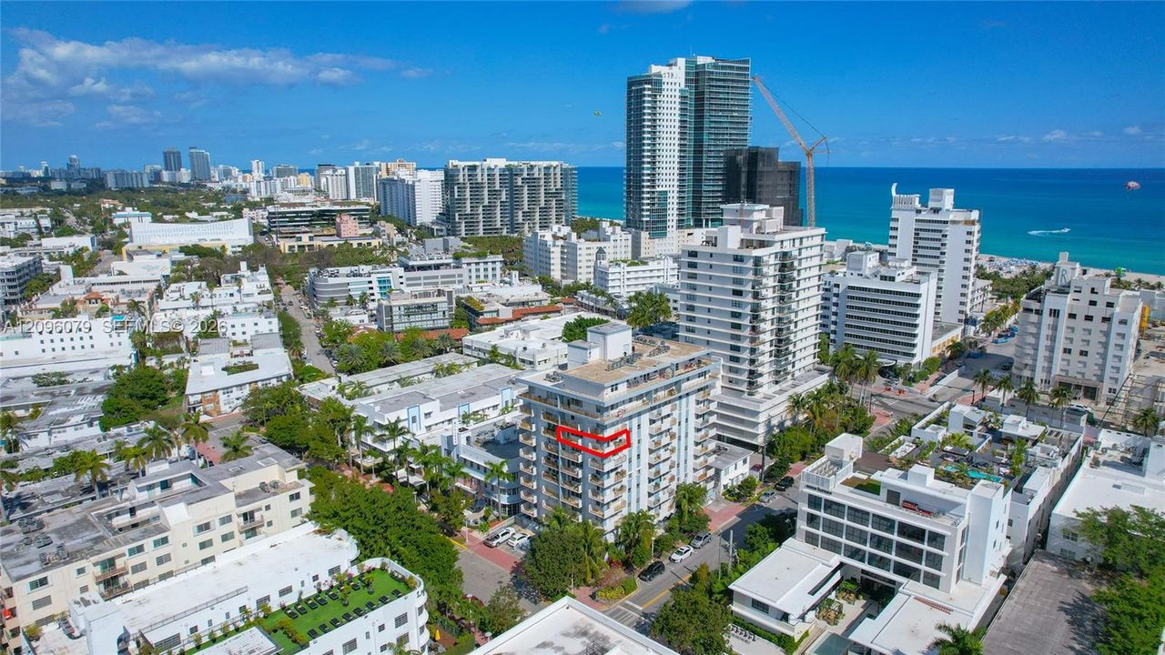 For Sale: $410,000 (1 beds, 1 baths, 845 Square Feet)