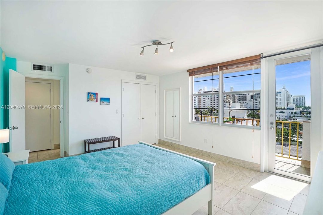 For Sale: $410,000 (1 beds, 1 baths, 845 Square Feet)
