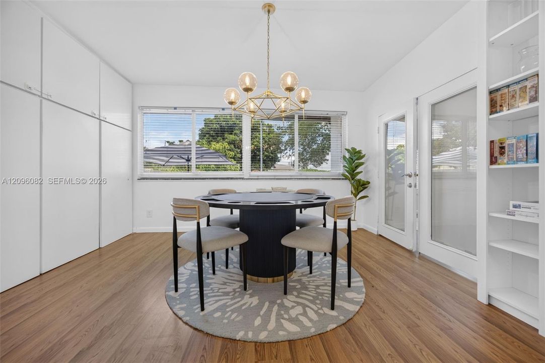 For Sale: $1,350,000 (3 beds, 2 baths, 1355 Square Feet)