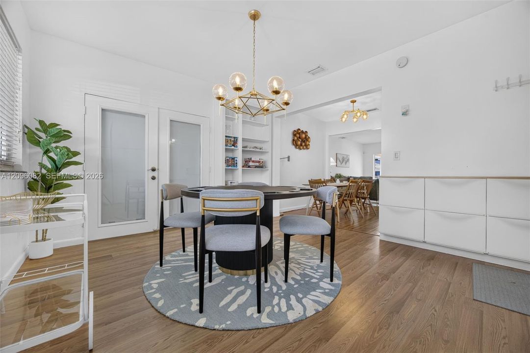 For Sale: $1,350,000 (3 beds, 2 baths, 1355 Square Feet)