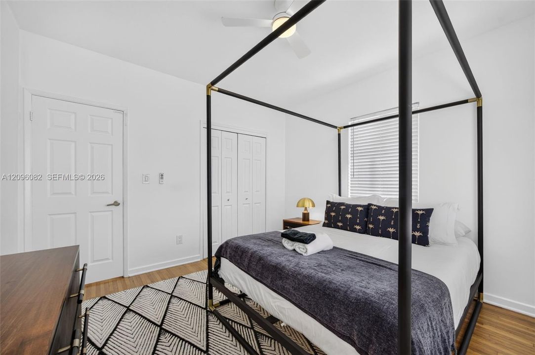 For Sale: $1,350,000 (3 beds, 2 baths, 1355 Square Feet)