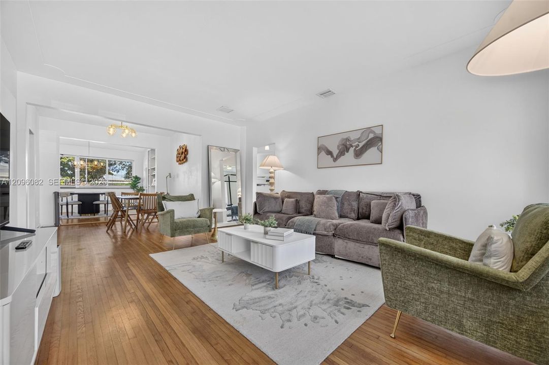For Sale: $1,350,000 (3 beds, 2 baths, 1355 Square Feet)