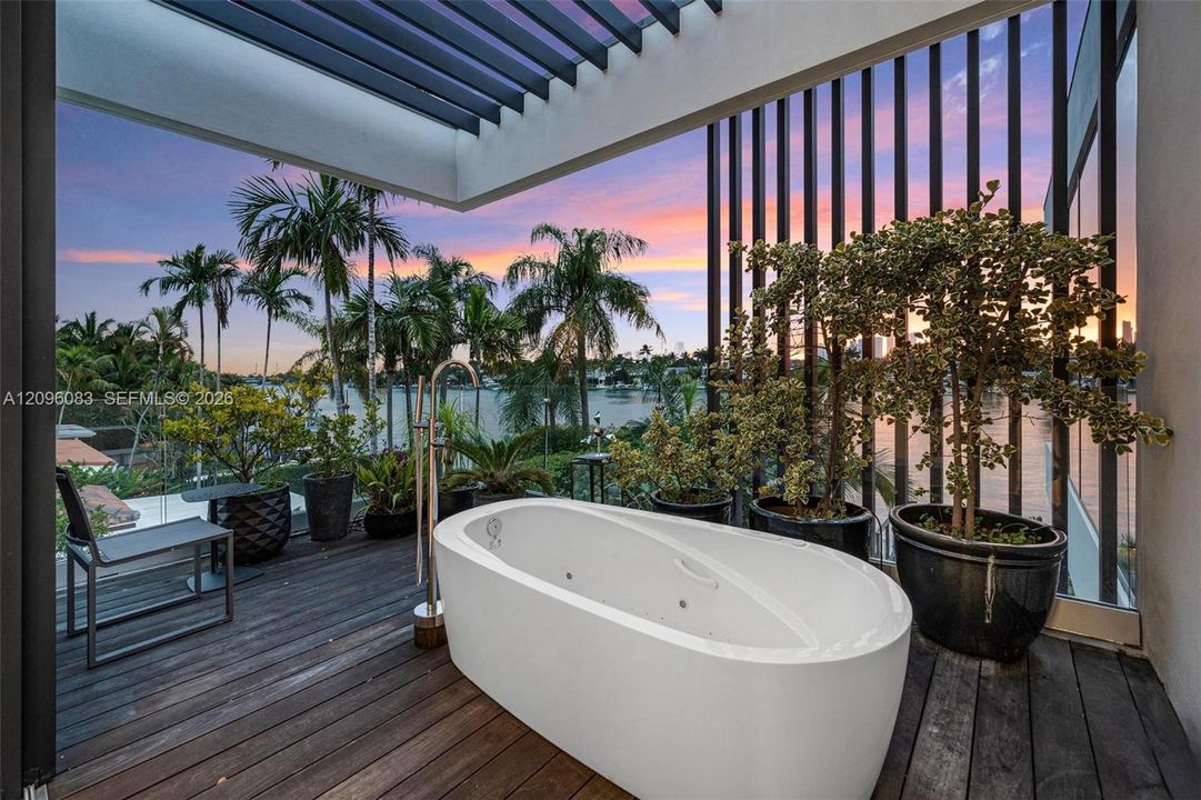 For Sale: $20,996,000 (5 beds, 6 baths, 0 Square Feet)