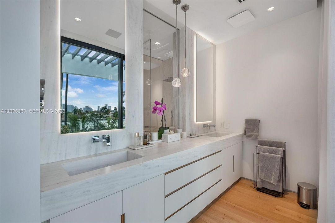 For Sale: $20,996,000 (5 beds, 6 baths, 0 Square Feet)
