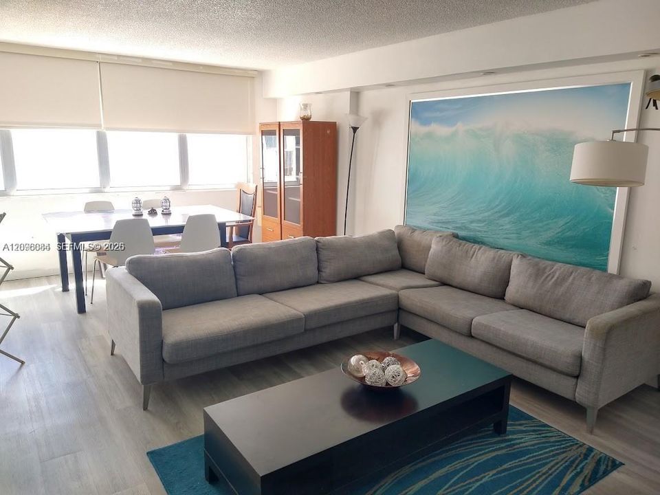 For Sale: $639,000 (2 beds, 2 baths, 1010 Square Feet)