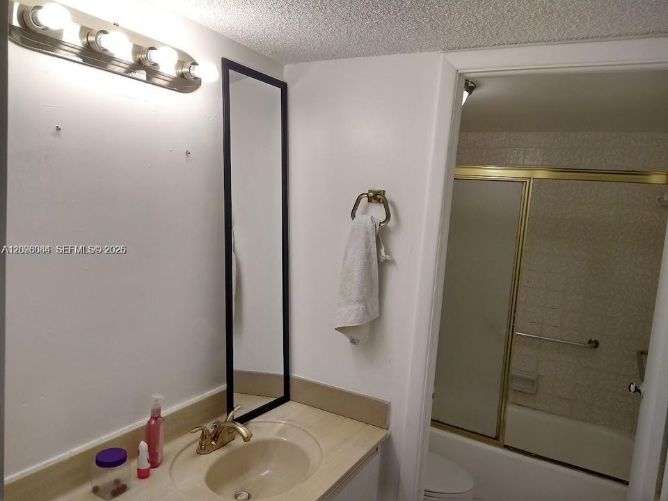 For Sale: $639,000 (2 beds, 2 baths, 1010 Square Feet)