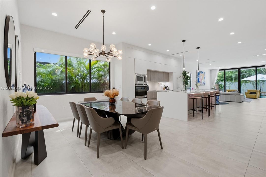 For Sale: $2,995,000 (4 beds, 4 baths, 2924 Square Feet)