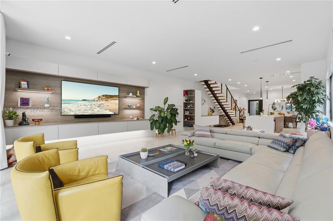For Sale: $2,995,000 (4 beds, 4 baths, 2924 Square Feet)