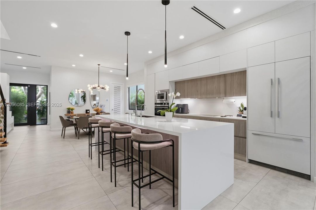 For Sale: $2,995,000 (4 beds, 4 baths, 2924 Square Feet)