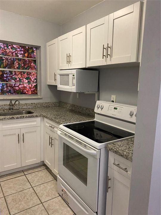 For Rent: $1,650 (0 beds, 0 baths, 450 Square Feet)
