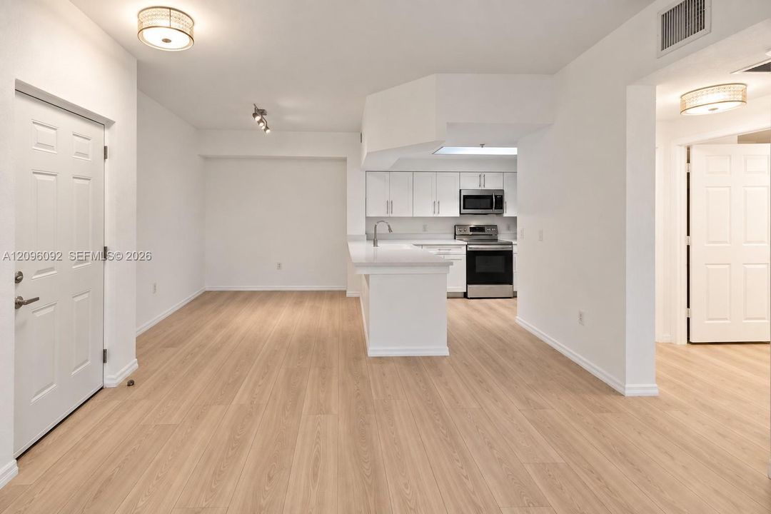 В аренду: $2,225 (1 спален, 1 ванн, 872 Квадратных фут)