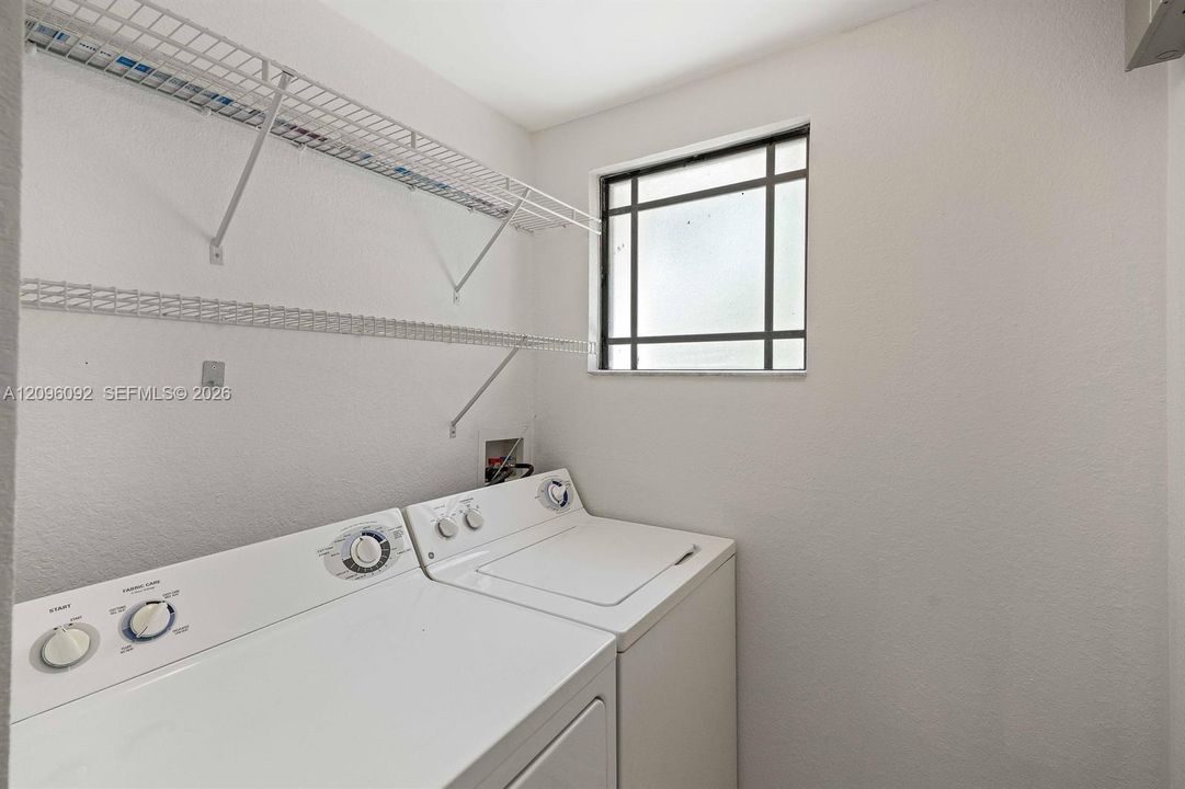 В аренду: $2,225 (1 спален, 1 ванн, 872 Квадратных фут)