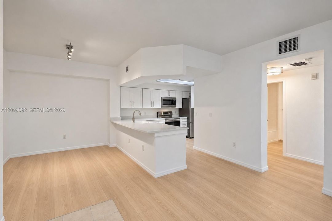 В аренду: $2,225 (1 спален, 1 ванн, 872 Квадратных фут)