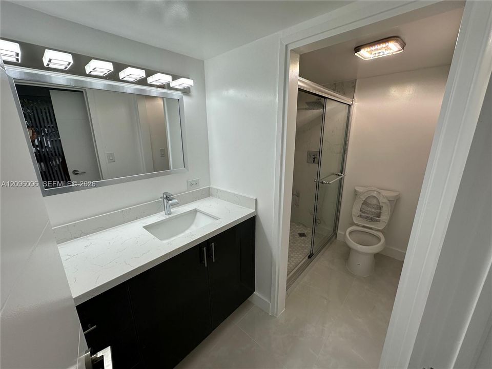 For Rent: $2,100 (1 beds, 1 baths, 767 Square Feet)