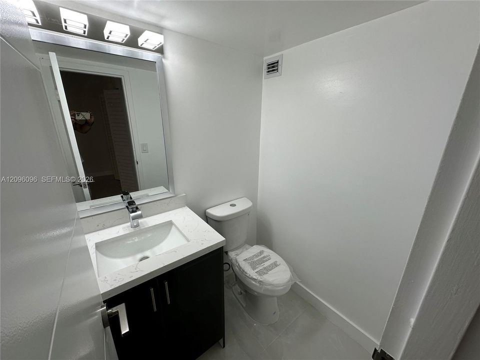 For Rent: $2,100 (1 beds, 1 baths, 767 Square Feet)