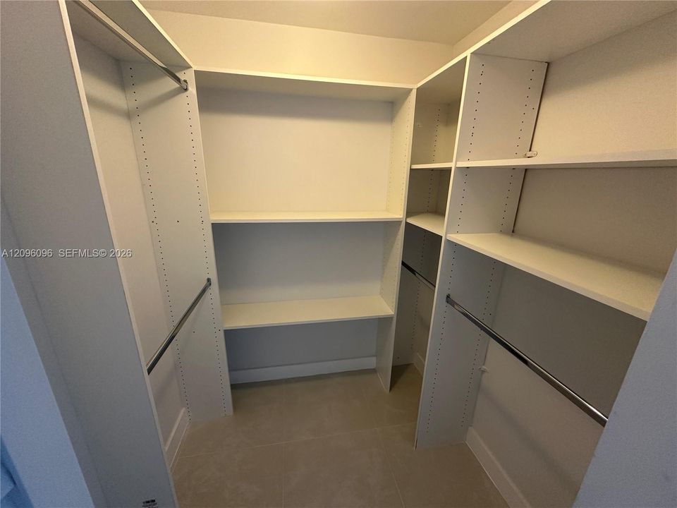 For Rent: $2,100 (1 beds, 1 baths, 767 Square Feet)