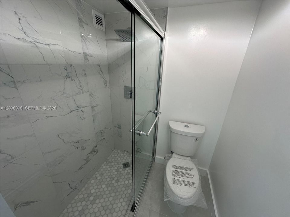 For Rent: $2,100 (1 beds, 1 baths, 767 Square Feet)