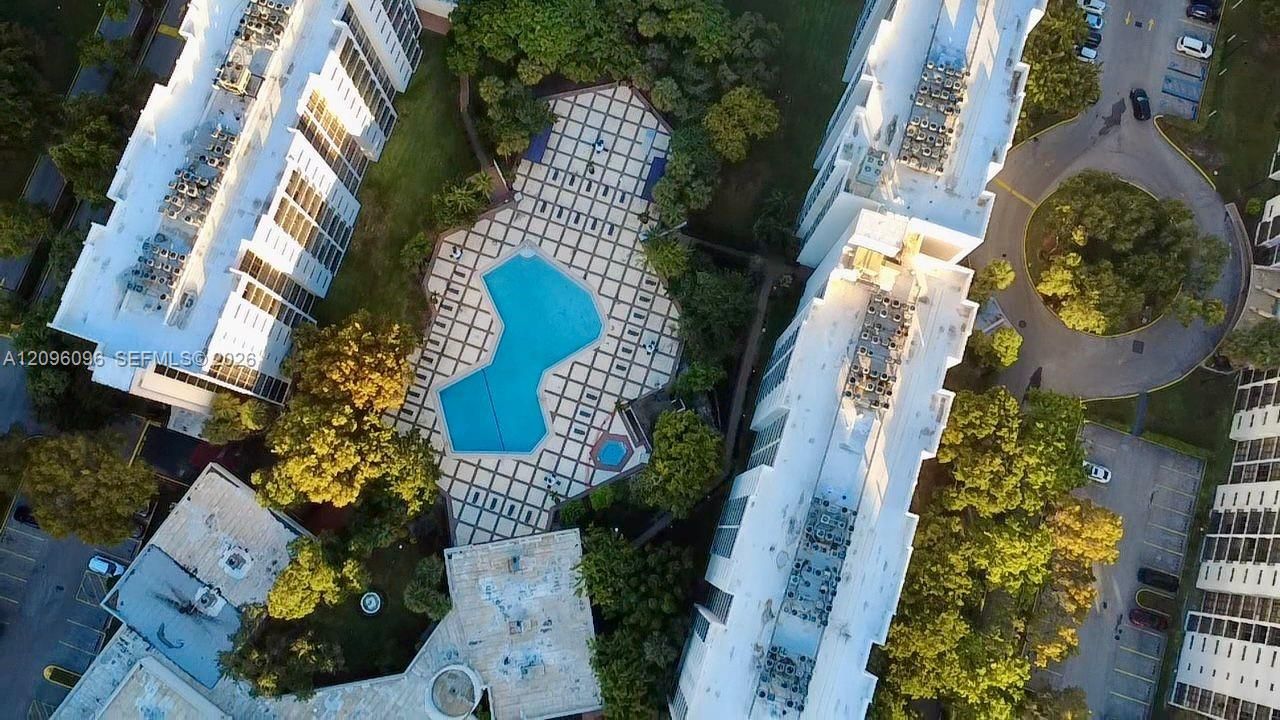 For Rent: $2,100 (1 beds, 1 baths, 767 Square Feet)