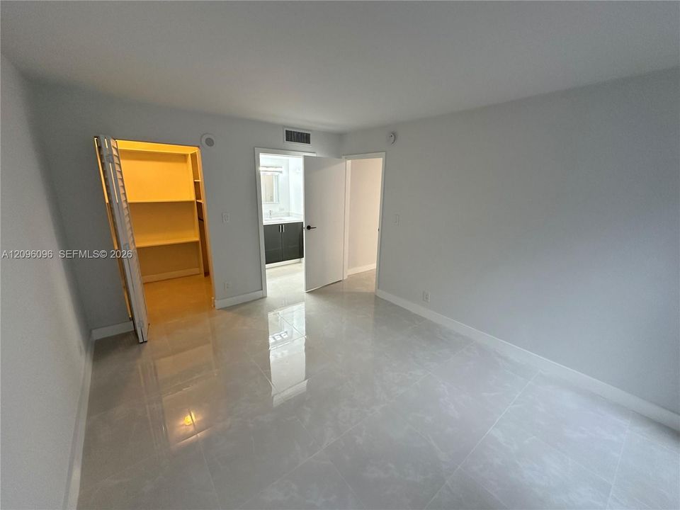 For Rent: $2,100 (1 beds, 1 baths, 767 Square Feet)