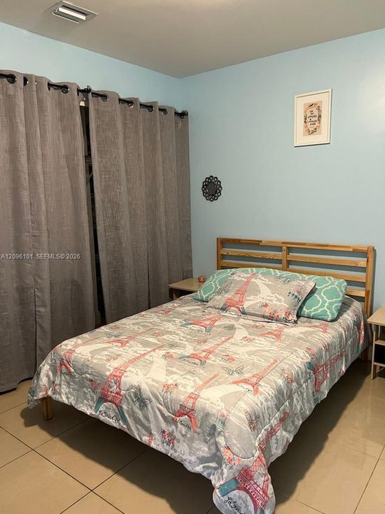 For Rent: $2,200 (2 beds, 2 baths, 1093 Square Feet)