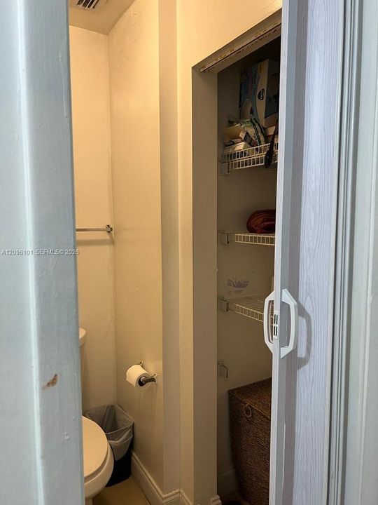 For Rent: $2,200 (2 beds, 2 baths, 1093 Square Feet)
