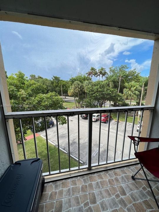 For Rent: $2,200 (2 beds, 2 baths, 1093 Square Feet)