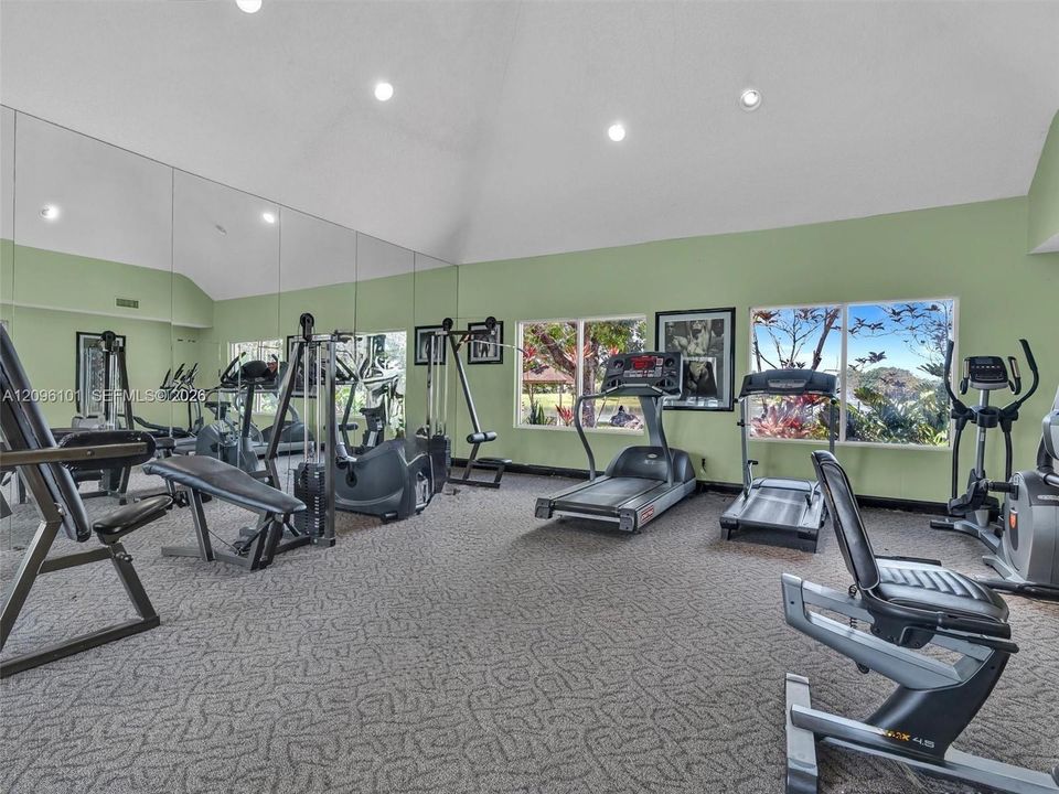 For Rent: $2,200 (2 beds, 2 baths, 1093 Square Feet)