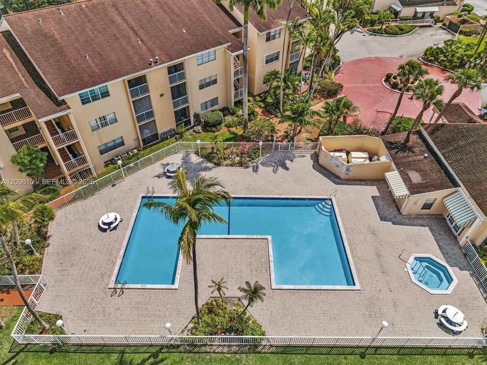 For Rent: $2,200 (2 beds, 2 baths, 1093 Square Feet)