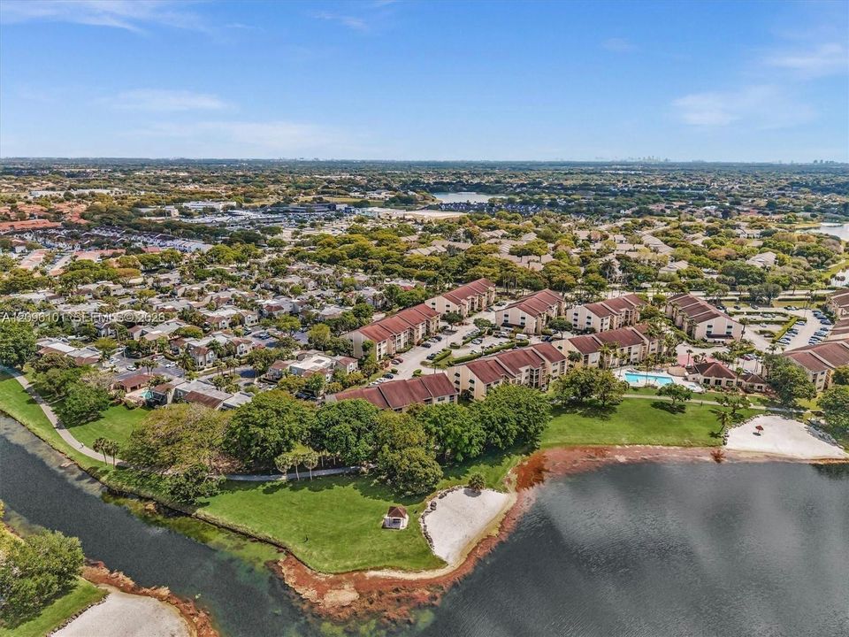 For Rent: $2,200 (2 beds, 2 baths, 1093 Square Feet)