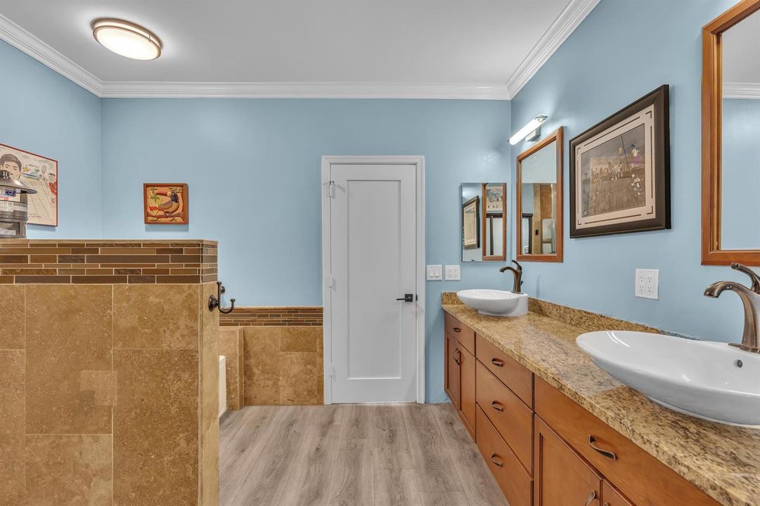 Main Bath upstairs