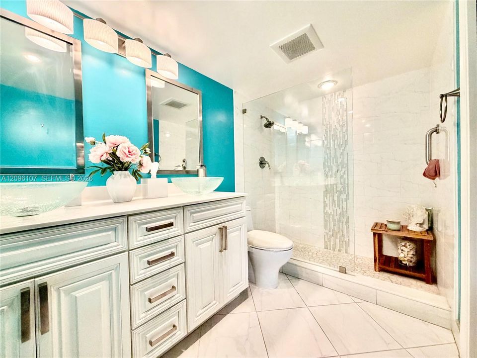For Sale: $163,900 (2 beds, 2 baths, 1156 Square Feet)