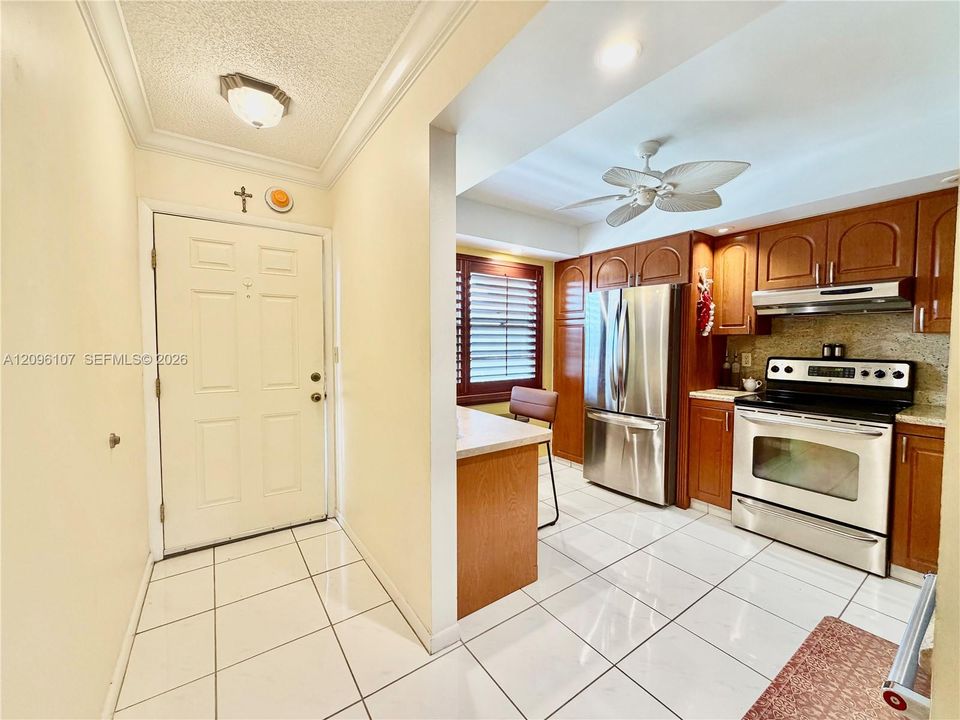 For Sale: $163,900 (2 beds, 2 baths, 1156 Square Feet)
