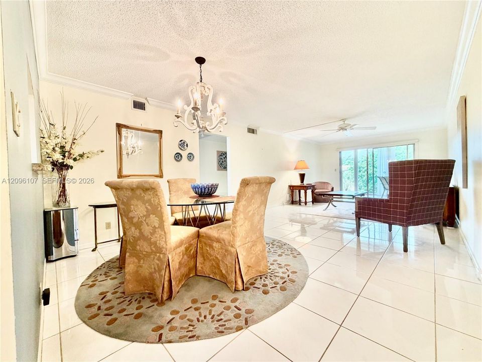 For Sale: $163,900 (2 beds, 2 baths, 1156 Square Feet)