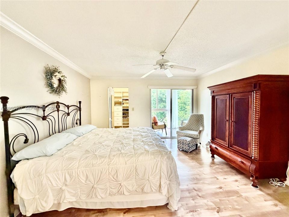 For Sale: $163,900 (2 beds, 2 baths, 1156 Square Feet)