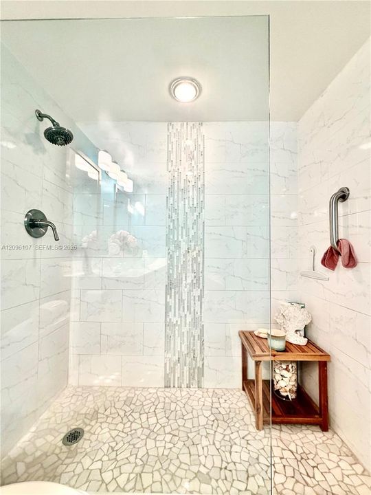 For Sale: $163,900 (2 beds, 2 baths, 1156 Square Feet)