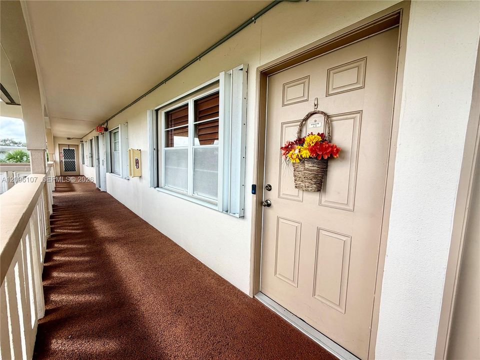 For Sale: $163,900 (2 beds, 2 baths, 1156 Square Feet)