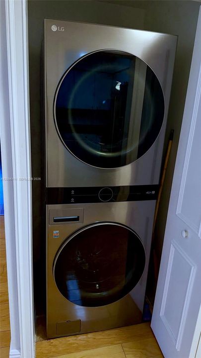 На продажу: $649,999 (2 спален, 2 ванн, 1120 Квадратных фут)
