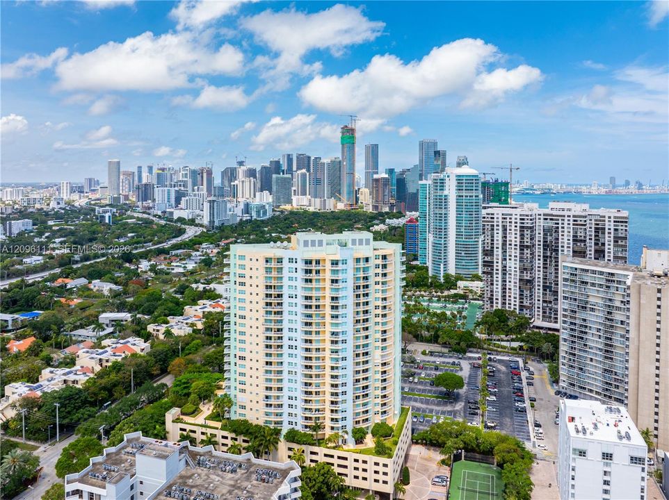 На продажу: $649,999 (2 спален, 2 ванн, 1120 Квадратных фут)