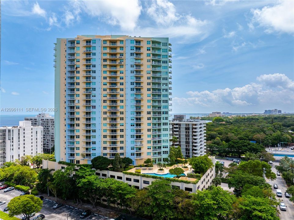 На продажу: $649,999 (2 спален, 2 ванн, 1120 Квадратных фут)