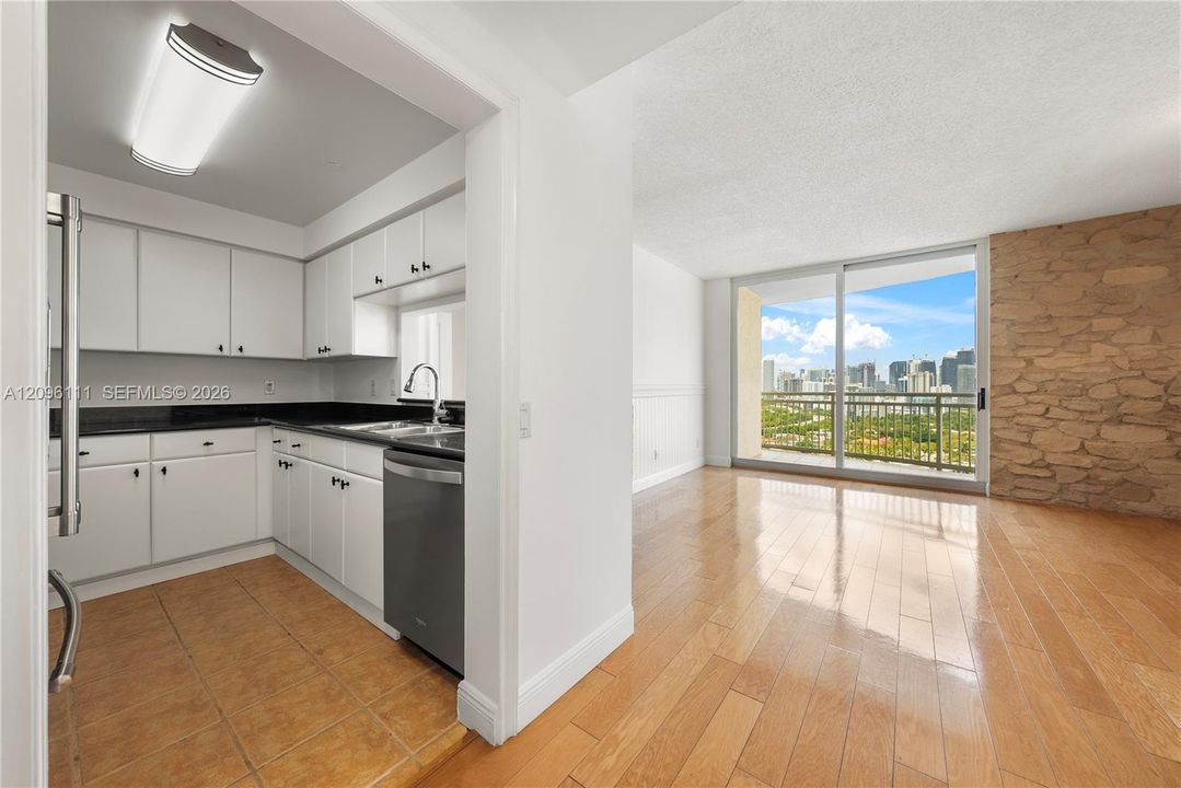 На продажу: $649,999 (2 спален, 2 ванн, 1120 Квадратных фут)