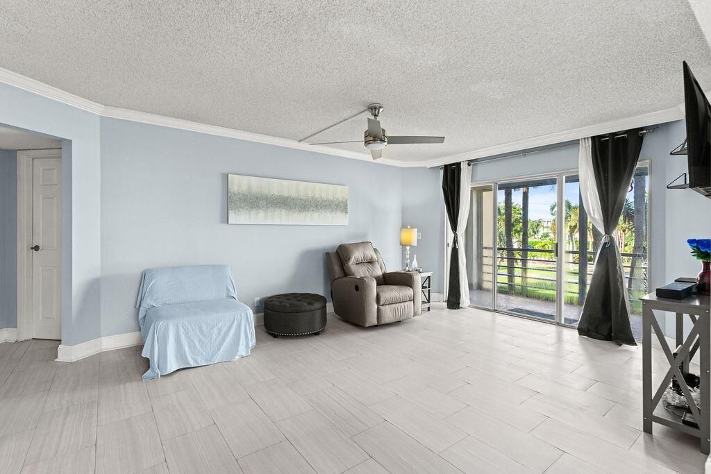 via Poinciana living