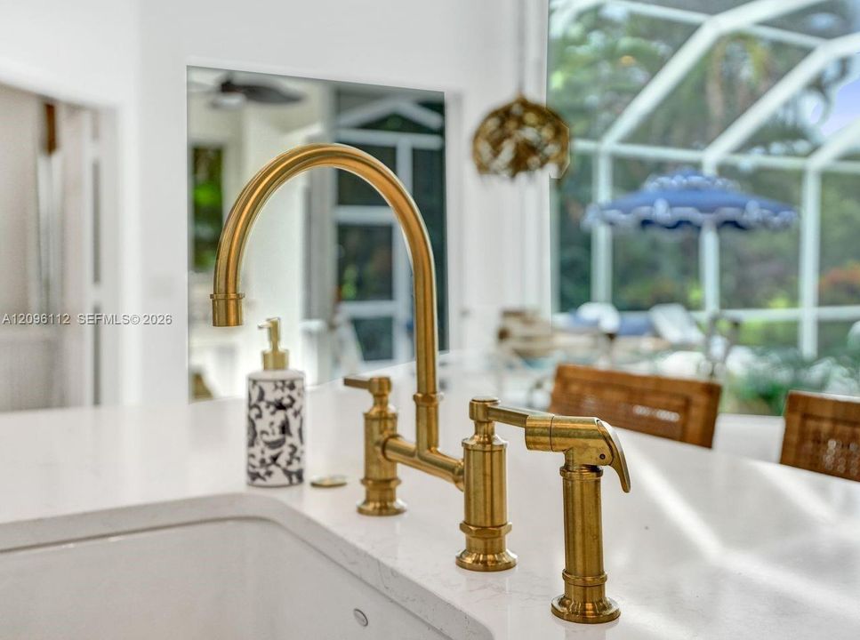 В аренду: $12,999 (3 спален, 3 ванн, 2496 Квадратных фут)